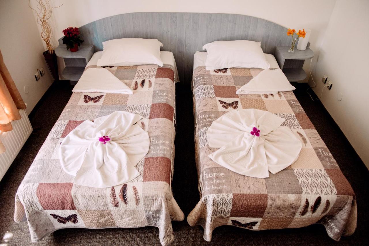 Casa Mica Gueshouse 3*