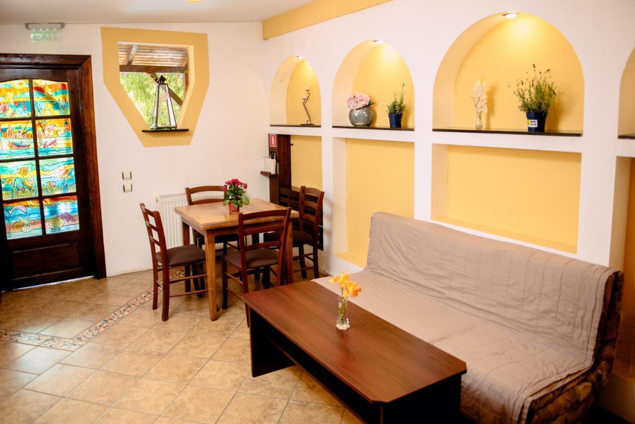 Casa Mica Gueshouse Affittacamere
