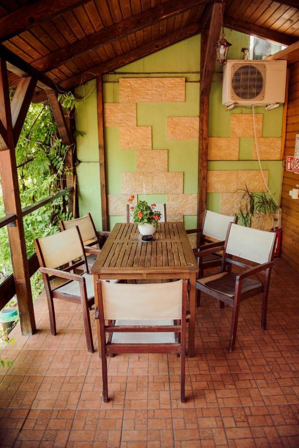 בית הארחה Casa Mica 3*